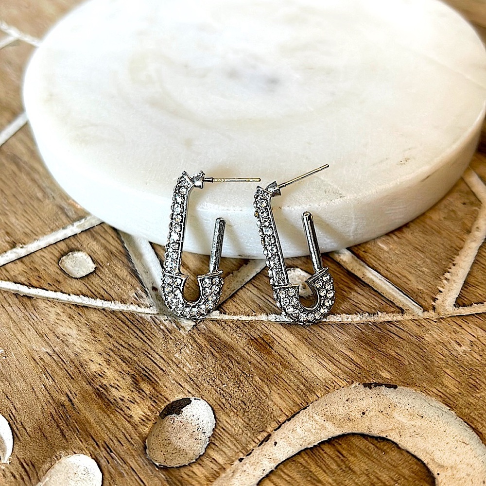 Rhinestone close pin earrings